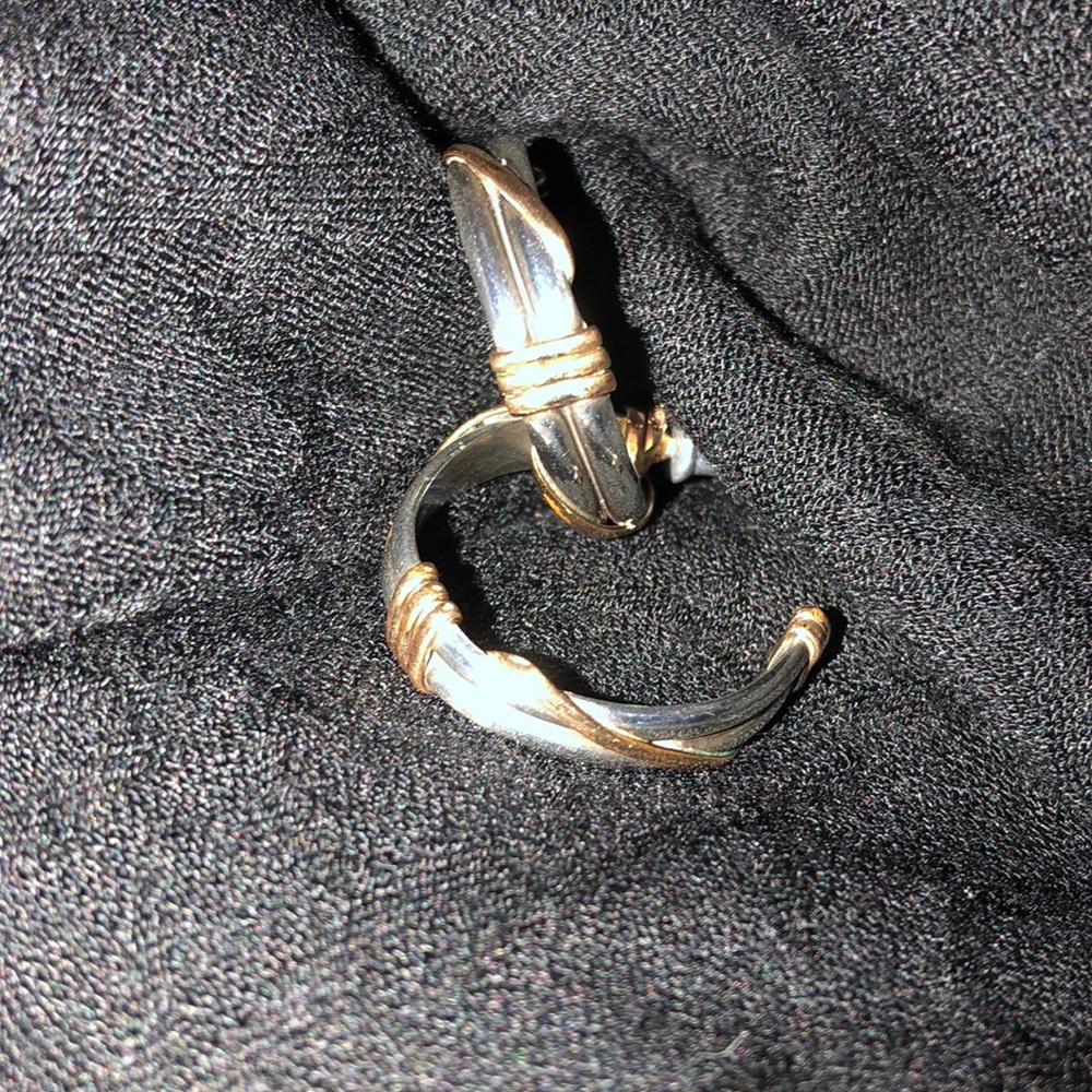 Hoop earrings gold & silver toned!
